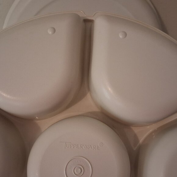 TUPPERWARE DIVIDED VEGETABLE RELISH CHIP & DIP SERVING TRAY VGUC - Picture 10 of 13